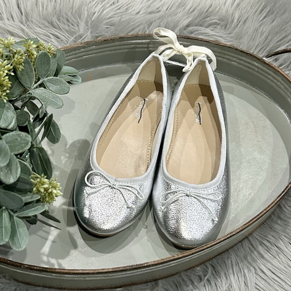 J Crew Girls Silver Metallic Ballet Flats Size Youth 2 NWT ($59.50)